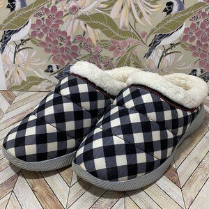 Lands’ End Plaid Indoor/Outdoor Slippers – Size M (Women’s) NWOT - WINTER SALE